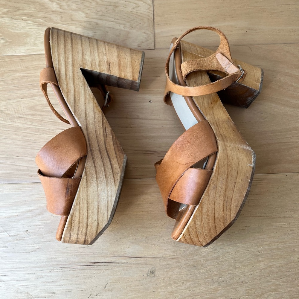 Zara  vintage wooden platform leather tan sandals - Picture 2 of 8